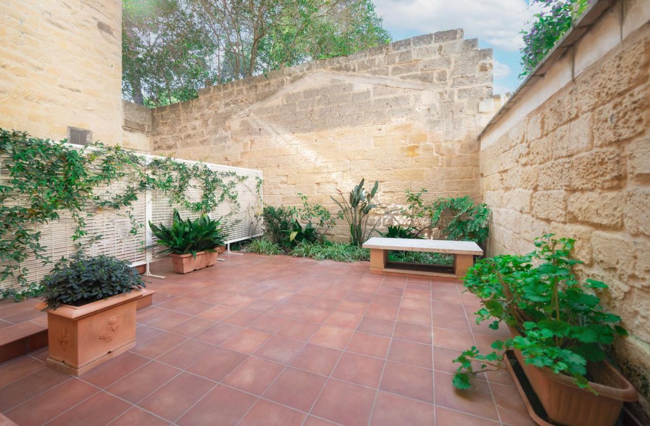 Il Cortile Delle Esperidi Apartman Lecce Kültér fotó