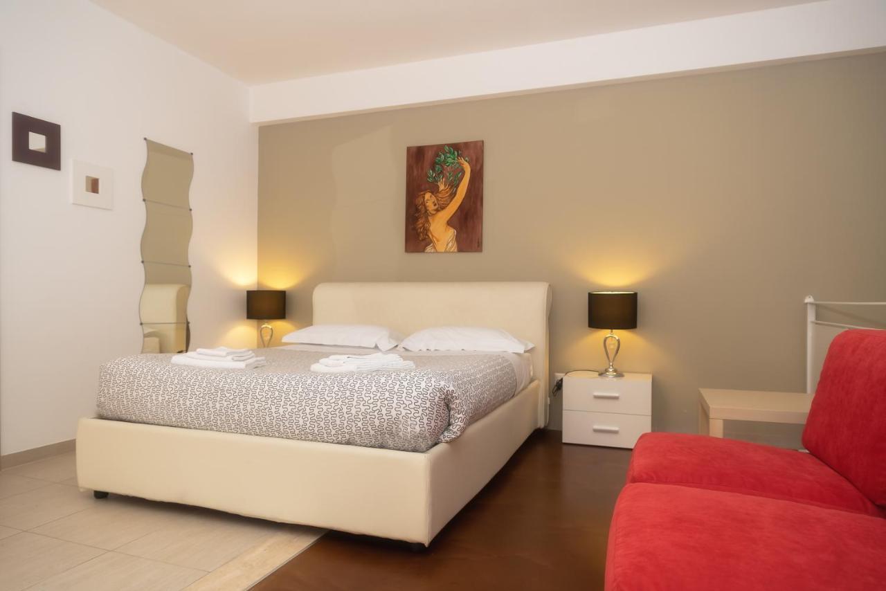 Il Cortile Delle Esperidi Apartman Lecce Kültér fotó