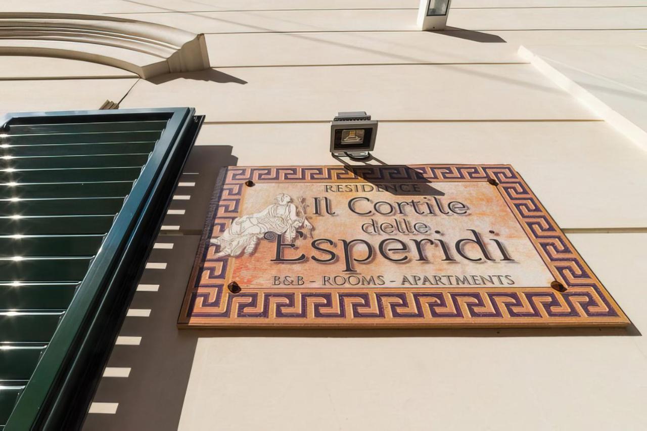 Il Cortile Delle Esperidi Apartman Lecce Kültér fotó